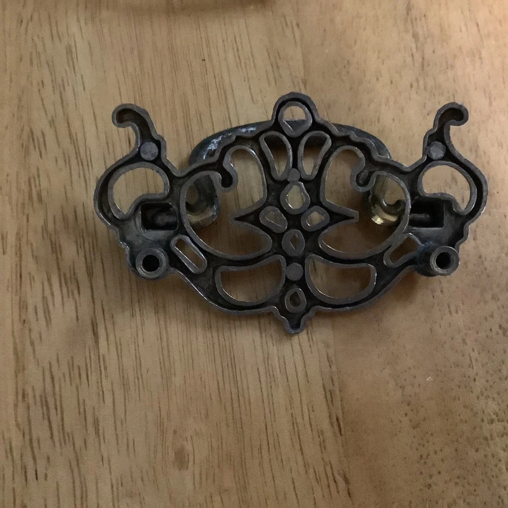 8 Ornate Metal drawer pulls in Aged Brass